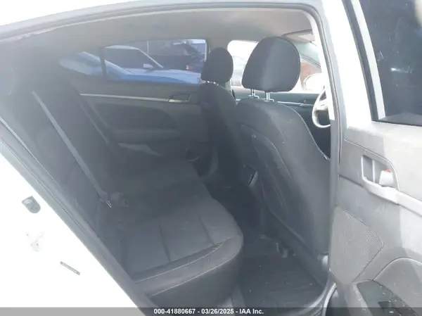 5NPD84LFXJH245586 2018 HYUNDAI ELANTRA - Image 8