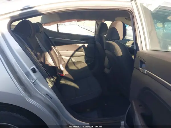 5NPD84LFXJH245779 2018 HYUNDAI ELANTRA - Image 8