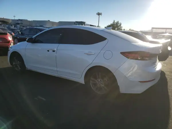 5NPD84LFXJH249671 2018 HYUNDAI ELANTRA - Image 2