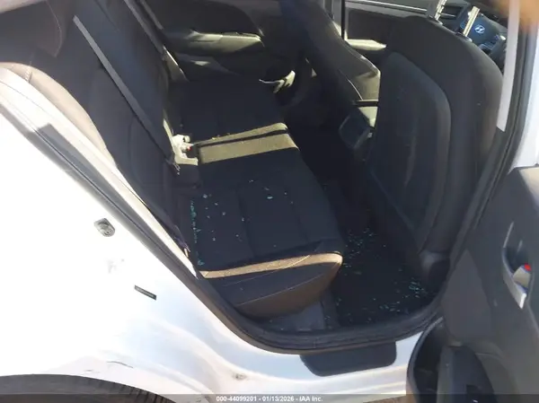 5NPD84LFXJH250108 2018 HYUNDAI ELANTRA - Image 8