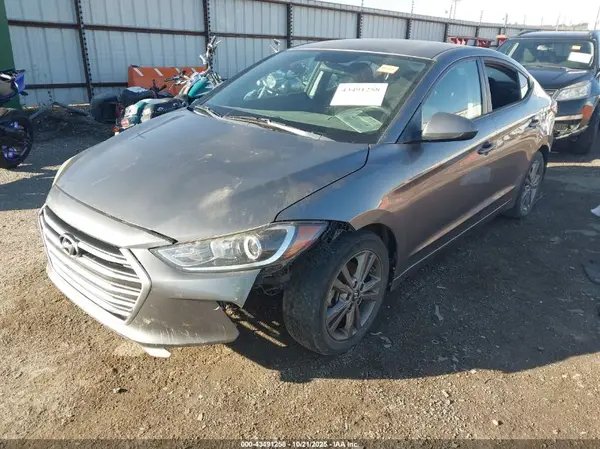 5NPD84LFXJH250643 2018 HYUNDAI ELANTRA - Image 2