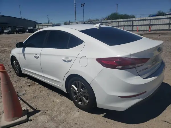 5NPD84LFXJH250867 2018 HYUNDAI ELANTRA - Image 2