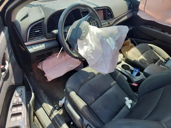 5NPD84LFXJH256121 2018 HYUNDAI ELANTRA - Image 8