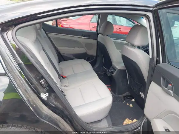 5NPD84LFXJH256135 2018 HYUNDAI ELANTRA - Image 8