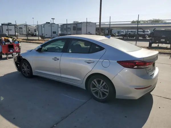 5NPD84LFXJH256216 2018 HYUNDAI ELANTRA - Image 2