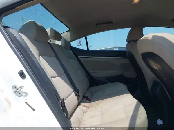 5NPD84LFXJH256751 2018 HYUNDAI ELANTRA - Image 8
