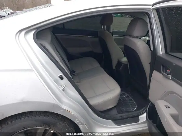 5NPD84LFXJH258869 2018 HYUNDAI ELANTRA - Image 8