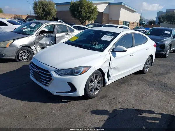 5NPD84LFXJH263036 2018 HYUNDAI ELANTRA - Image 2