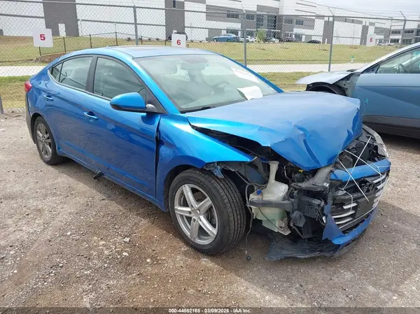 5NPD84LFXJH265675 2018 HYUNDAI ELANTRA - Image 1