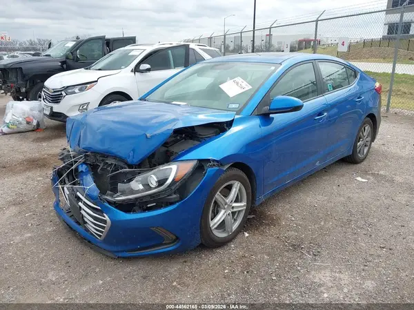 5NPD84LFXJH265675 2018 HYUNDAI ELANTRA - Image 2