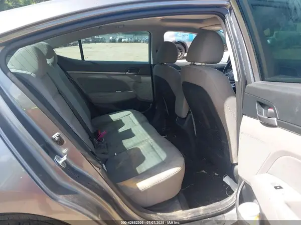 5NPD84LFXJH267541 2018 HYUNDAI ELANTRA - Image 8