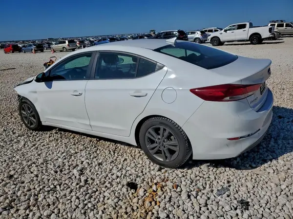 5NPD84LFXJH267636 2018 HYUNDAI ELANTRA - Image 2