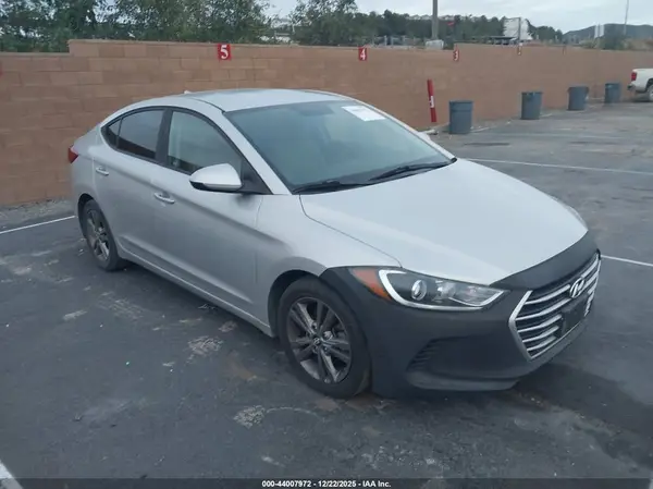 5NPD84LFXJH267815 2018 HYUNDAI ELANTRA - Image 1