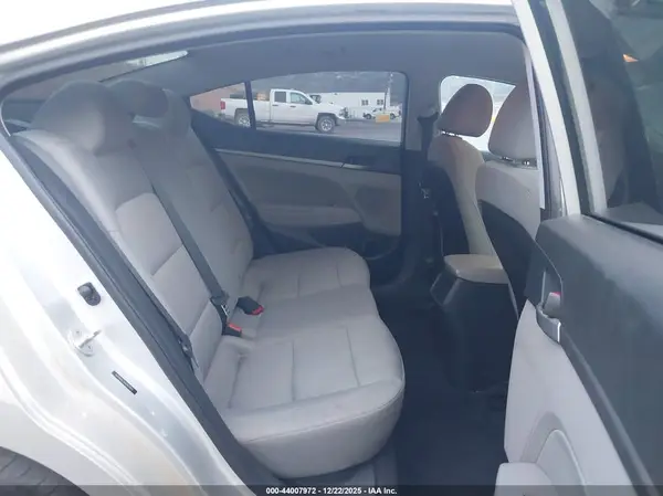 5NPD84LFXJH267815 2018 HYUNDAI ELANTRA - Image 8