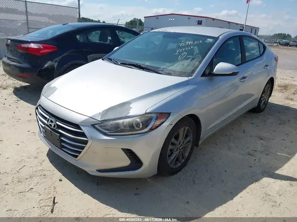5NPD84LFXJH267832 2018 HYUNDAI ELANTRA - Image 2