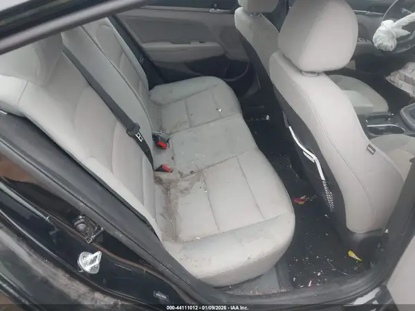 5NPD84LFXJH268026 2018 HYUNDAI ELANTRA - Image 8
