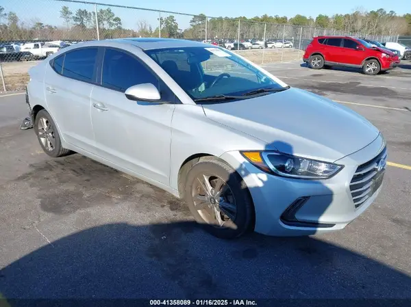 5NPD84LFXJH268236 2018 HYUNDAI ELANTRA - Image 1