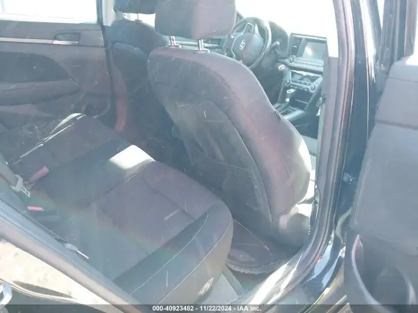 5NPD84LFXJH268592 2018 HYUNDAI ELANTRA - Image 8
