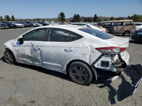 5NPD84LFXJH270858 2018 HYUNDAI ELANTRA - Image 2