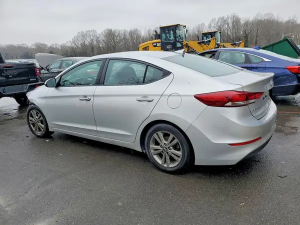 5NPD84LFXJH271010 2018 HYUNDAI ELANTRA - Image 2