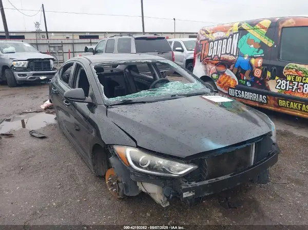 5NPD84LFXJH282864 2018 HYUNDAI ELANTRA - Image 1