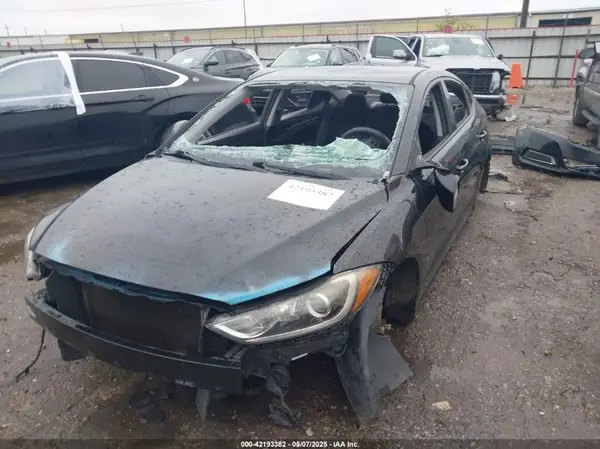 5NPD84LFXJH282864 2018 HYUNDAI ELANTRA - Image 2