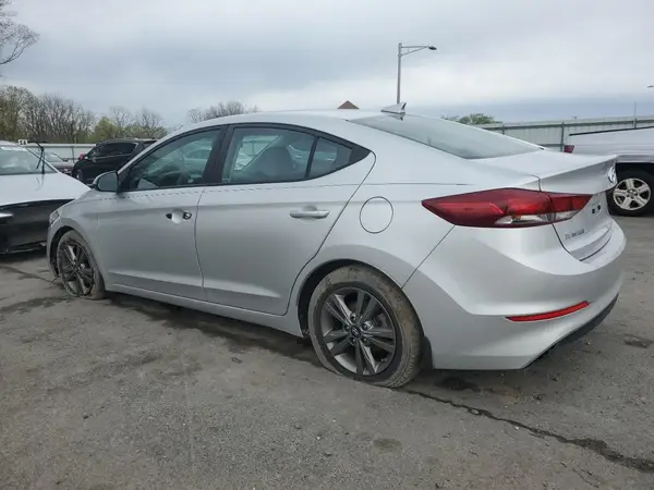 5NPD84LFXJH284257 2018 HYUNDAI ELANTRA - Image 2