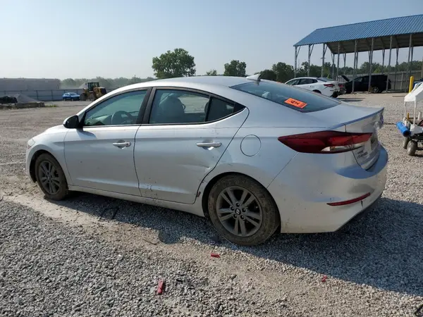 5NPD84LFXJH285103 2018 HYUNDAI ELANTRA - Image 2