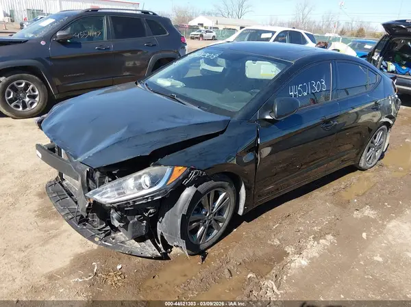 5NPD84LFXJH285117 2018 HYUNDAI ELANTRA - Image 2
