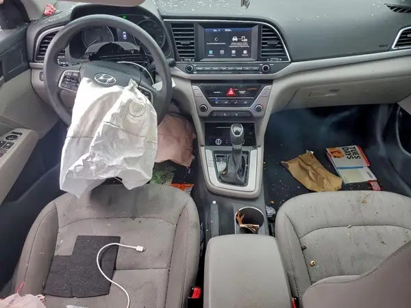 5NPD84LFXJH286025 2018 HYUNDAI ELANTRA - Image 8