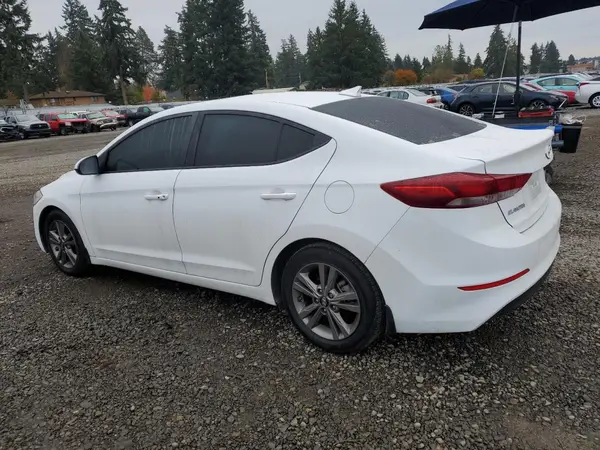5NPD84LFXJH289135 2018 HYUNDAI ELANTRA - Image 2