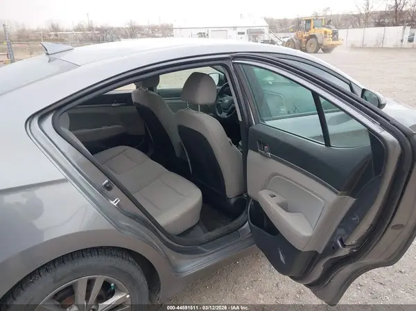 5NPD84LFXJH291807 2018 HYUNDAI ELANTRA - Image 8