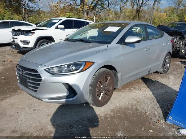5NPD84LFXJH297753 2018 HYUNDAI ELANTRA - Image 2