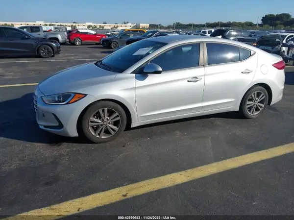 5NPD84LFXJH300232 2018 HYUNDAI ELANTRA - Image 2