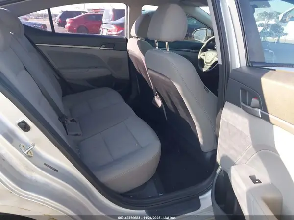 5NPD84LFXJH300232 2018 HYUNDAI ELANTRA - Image 8