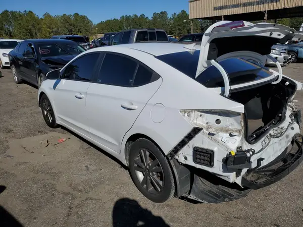 5NPD84LFXJH300442 2018 HYUNDAI ELANTRA - Image 2