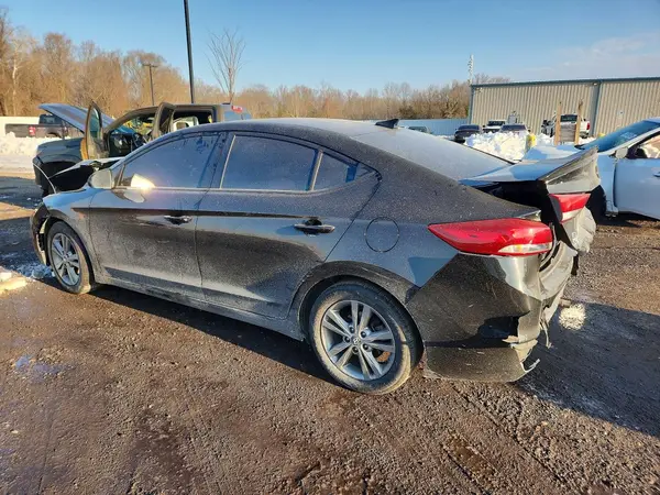 5NPD84LFXJH304023 2018 HYUNDAI ELANTRA - Image 2
