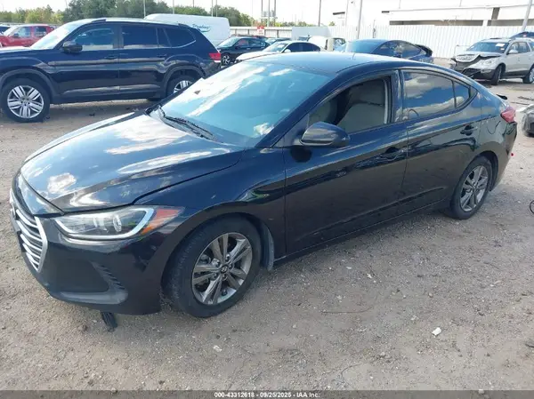 5NPD84LFXJH304037 2018 HYUNDAI ELANTRA - Image 2