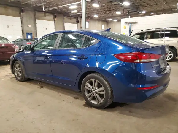 5NPD84LFXJH305057 2018 HYUNDAI ELANTRA - Image 2