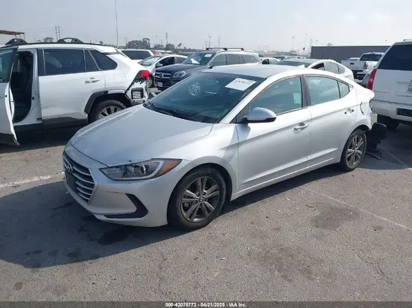 5NPD84LFXJH305253 2018 HYUNDAI ELANTRA - Image 2