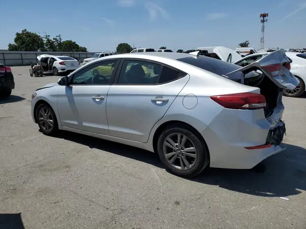 5NPD84LFXJH307052 2018 HYUNDAI ELANTRA - Image 2