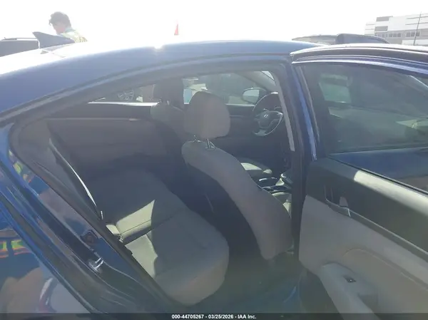 5NPD84LFXJH307083 2018 HYUNDAI ELANTRA - Image 8