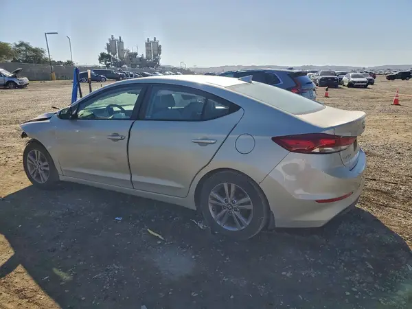 5NPD84LFXJH311425 2018 HYUNDAI ELANTRA - Image 2