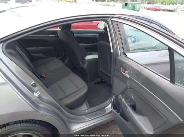 5NPD84LFXJH313126 2018 HYUNDAI ELANTRA - Image 8