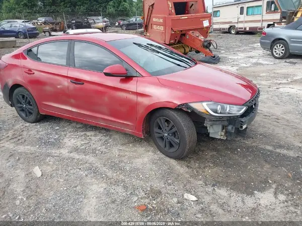 5NPD84LFXJH317581 2018 HYUNDAI ELANTRA - Image 1