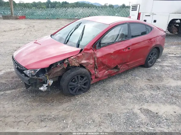 5NPD84LFXJH317581 2018 HYUNDAI ELANTRA - Image 2