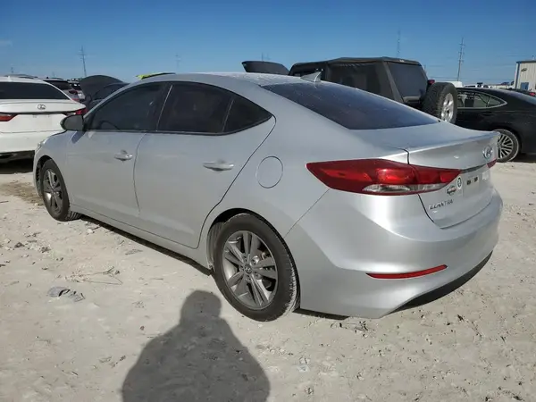 5NPD84LFXJH318942 2018 HYUNDAI ELANTRA - Image 2