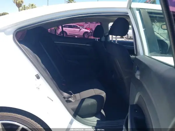 5NPD84LFXJH320299 2018 HYUNDAI ELANTRA - Image 8
