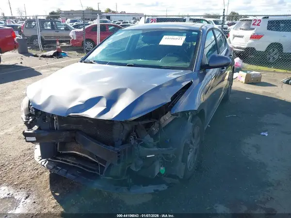 5NPD84LFXJH323591 2018 HYUNDAI ELANTRA - Image 2