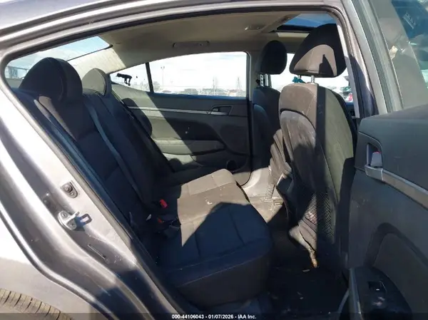 5NPD84LFXJH323591 2018 HYUNDAI ELANTRA - Image 8